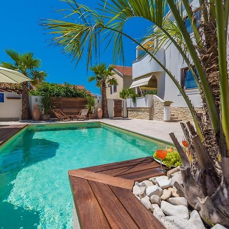 Apartments "Villa Antisin" With Heated Pool Задар Екстер'єр фото
