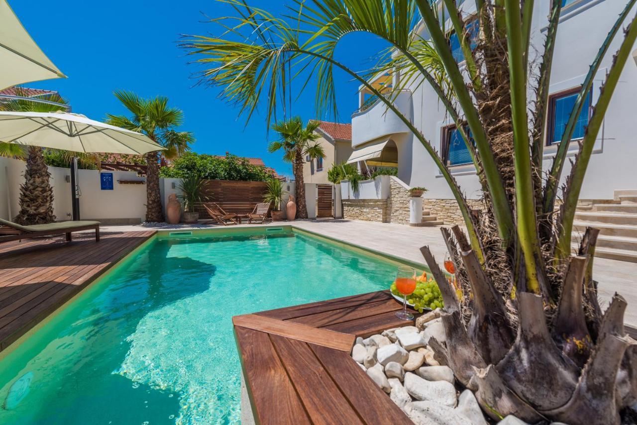 Apartments "Villa Antisin" With Heated Pool Задар Екстер'єр фото
