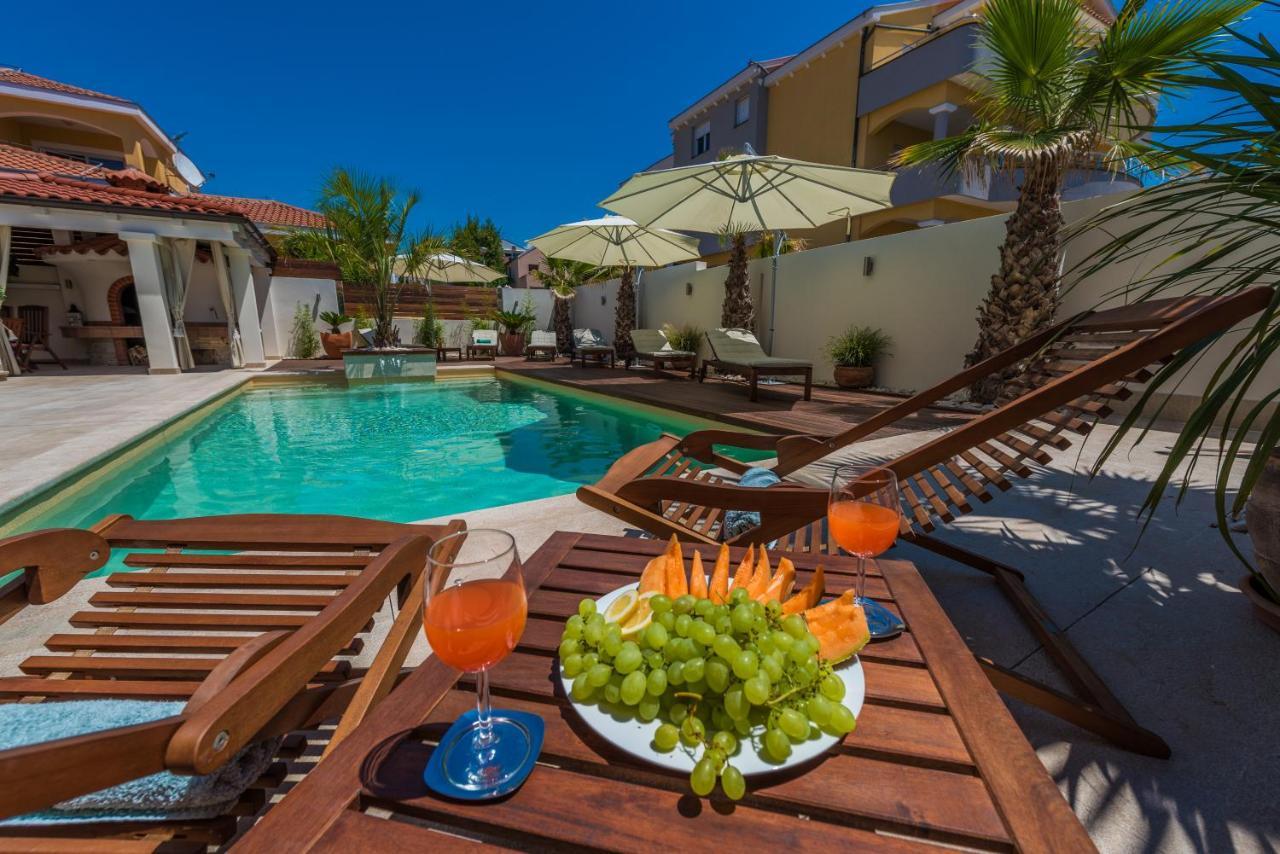 Apartments "Villa Antisin" With Heated Pool Задар Екстер'єр фото